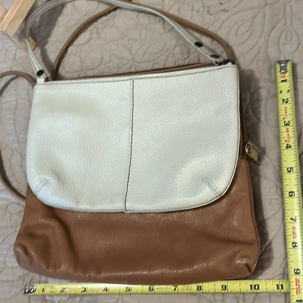 Banana Republic Boho Rug & Tan Leather Bag Gap Off White Leather Wristlet Bundle